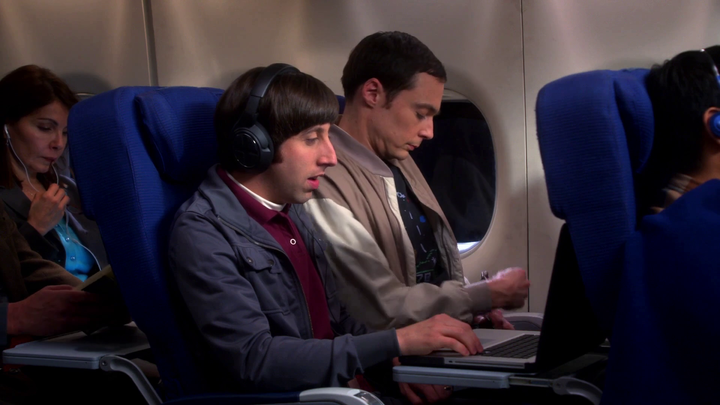 The Big Bang Theory: Howard Shelton half-dead from turbulence on plane