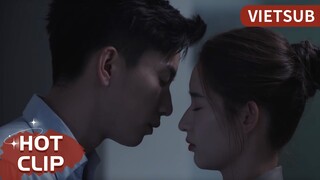 HOT CLIP | Công ty mất điện và màn hôn nhau trong bóng tối | Tình Yêu Anh Dành Cho Em - Tập 12