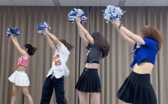 【NewJeans】Who turned "Super Shy" into a cheerleading dance