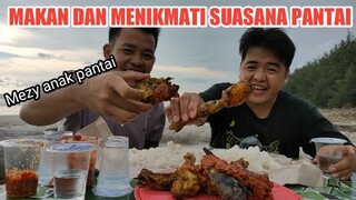 MAKAN SAMBIL MENIKMATI SUASANA PANTAI SAAT DI KAMPUNG HALAMAN 🔥