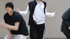 TXT - DEJA VU DANCE PRACTICE MIRRORED FOCUS