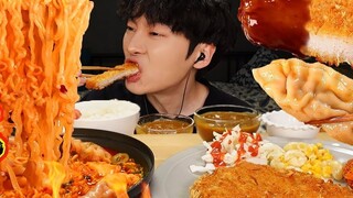 [Mukbang] Ăn ramen, há cảo, sườn heo, cà ri và cơm trắng