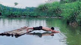 [Olahraga]Push Up di Atas Air, Kalau Kurang Dihukum 100 Kali