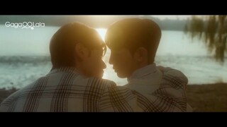 Their lips are way too close for them not to be kissing!