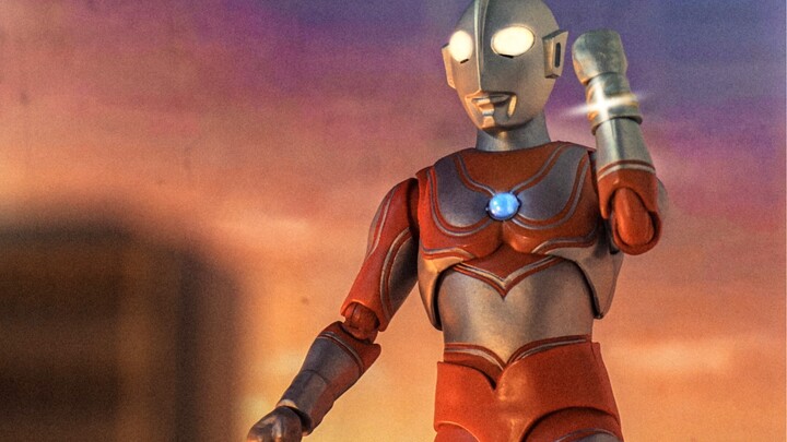 「ภาพหน้าจอ」ขั้นตอนการถ่ายทำก่อนและหลังการผลิตโมเดลฉาก SHF ของ Ultraman Jack การปรับสี Showa