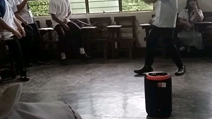 When my classmates dance a big boy challenge
