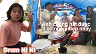 Giải Trí Cùng Drum Ni Ni Nhé - Thanh Niên Được 2 Cô Nhảy Quá Dữ