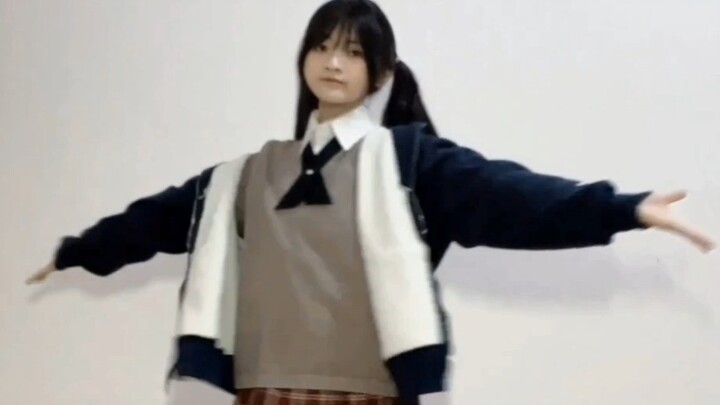 วีดีโอแรกของฉันตอนอายุ 14 ปี!!! [ขอโทษนะ ฉันน่ารักจัง]