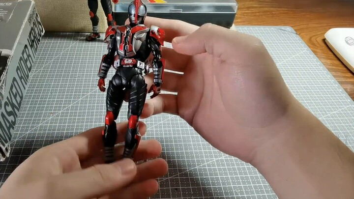 【Tôi sẽ đánh bại ZECT! 】 SHFiguarts Phương pháp khắc xương thật Kamen Rider High Energy Silver Fight