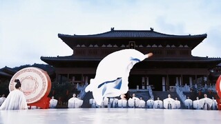 Those who perform classical dance have some skills in Qinggong, and it always seems like they can fl