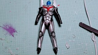 Casing kulit modifikasi sendiri bodi asli Ultraman Zeta (satu dari empat kolaborasi)