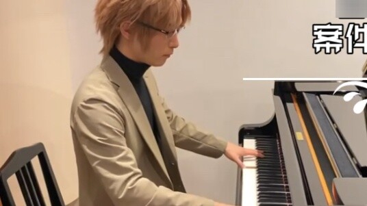 Cosplay playing Detective Conan inference BGM [Akai Shuichi's Piano Studio 3]