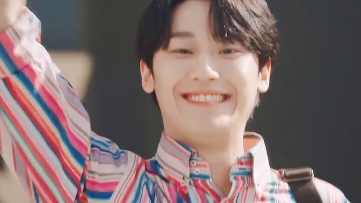 ดื่มด่ำไปกับรอยยิ้มในวงเล็บของสุนัขใหญ่ผู้ซื่อสัตย์