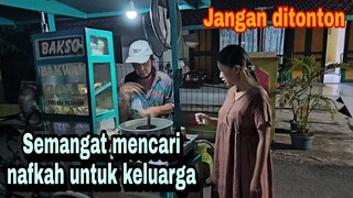 KASIAN!!!! BORONG BAKSO PAK TUA YG MASIH KELILING MALAM_MALAM