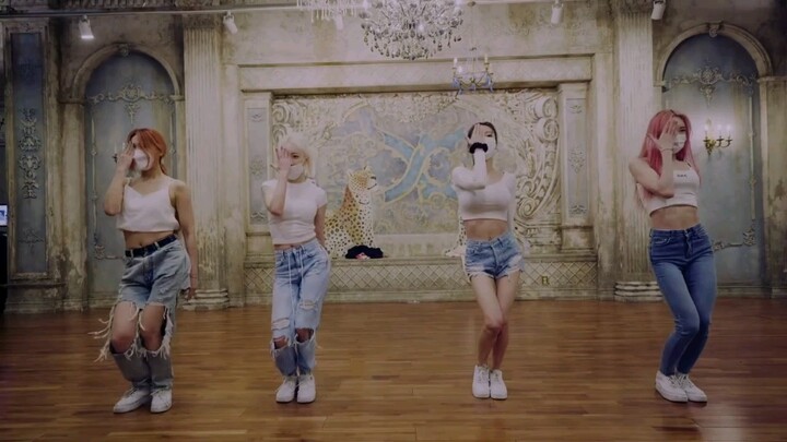 Giáo viên của YG nhảy cover "Lovesick Girls", một cảm giác phát cuồng
