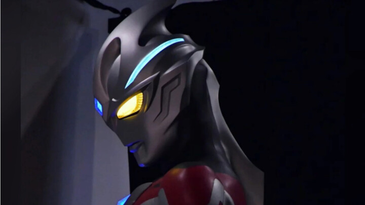 Ultraman Ake's profile is pretty handsome