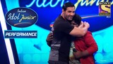 John Abraham Hugs Vaishnav For His Performance On 'Jaane Kyun' | Indian Idol Junior 2