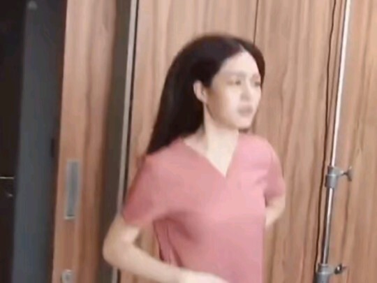 [Our Secret] Behind the scenes, my wife is sleeping, 00 is having fun alone in the ward, my god, I c