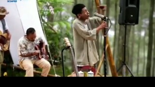 YANG TAU ALIRAN MUSIKNYA BOLEH DI JAWAB DI KOMENTAR ADIK ADIK