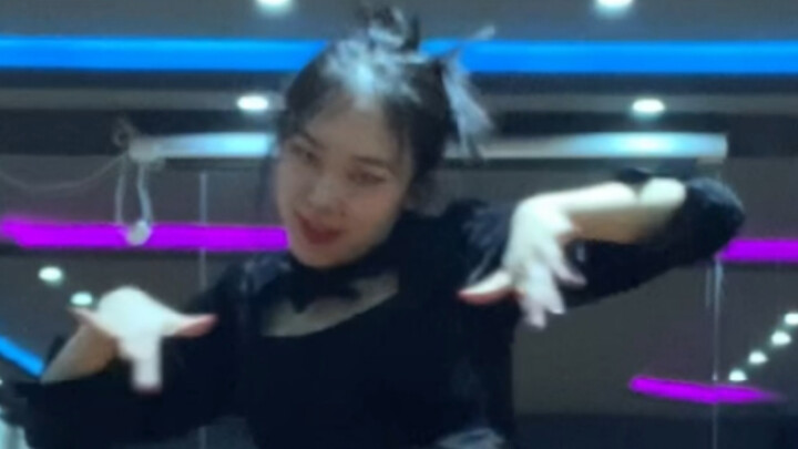 This time is even crazier! BIBI "Bad Bitch"