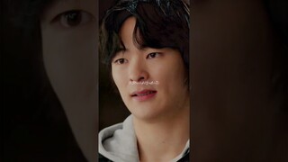 The way he worry about her🦋 Lovely Runner #lovelyrunner#byeonwooseok#kdrama#shorts#care#worry