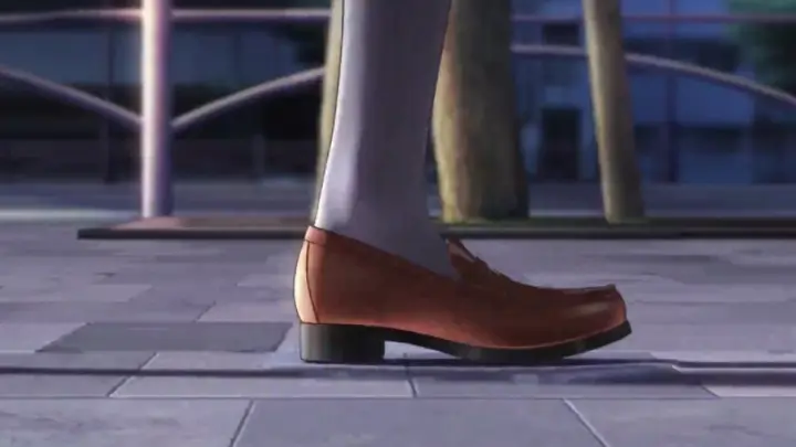 As we all know, the higher the heel, the stronger the attack power. But bare feet are invincible!