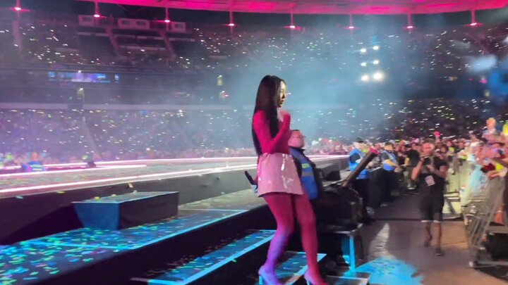 【KpopFlex】Hwasa bernyanyi di sampingku! Apakah benar-benar mungkin untuk sedekat itu dengan ibu Muli