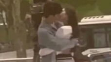 There is a kissing scene in "The 80/20 Rule of Love" leaked. Did Yang Mi and Xu Kai feel shy after f