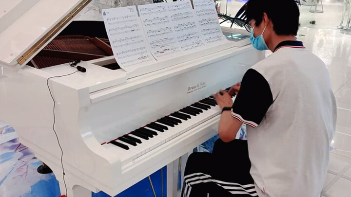 [Musik]Pemainan piano pemuda <Xi>(Chinese Wedding) di jalan
