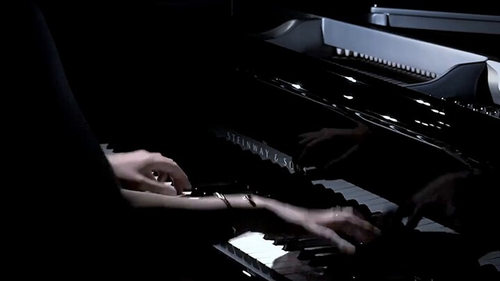 Lagu piano "Ocean of Hope/Looking at the Deep Sea" - Penyelamatan diri melalui kegelapan