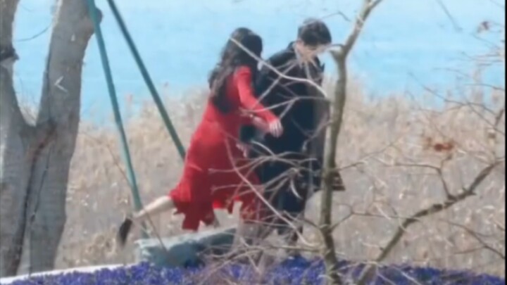 [Tan Jianci] I can’t stop laughing!! Tang Qi, you are acting in a funny drama, right? Hahahaha