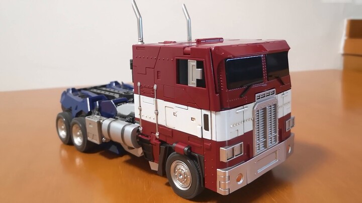 [Stop-motion animation] Optimus Prime is still the most handsome, mm01 transforms