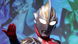 Apakah Ultraman memakai pakaian apa pun? Seperti apa struktur internal Ultraman?