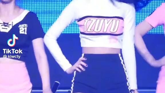 TZUYU  17 era