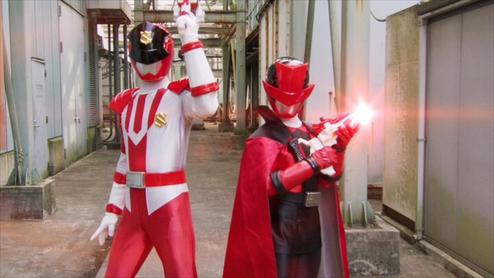 Episode 3! A fight with the Animal Team? The Pirate Team returns to transform into a long-awaited ba
