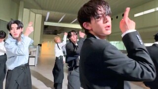 Màn trình diễn dance đầy đủ đầu tiên của ENHYPEN cho ca khúc mới 'No Doubt'!