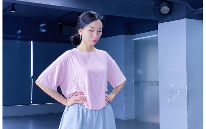 Dancing has no texture and poor coordination. Practice this basic combination