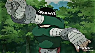 Lee terkejut melihat naruto membawa 3 orang dalam sekalian gendong