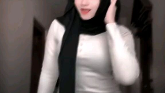 Hijab Menonjol 🍑