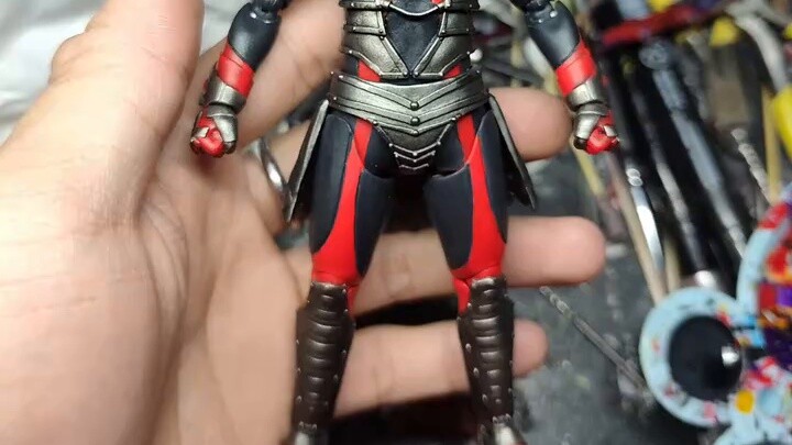 การผลิตชิ้นส่วนที่ดัดแปลง การแสดง Dharam shf ที่ดัดแปลงเอง ในที่สุด Dark Trio ก็เสร็จสมบูรณ์