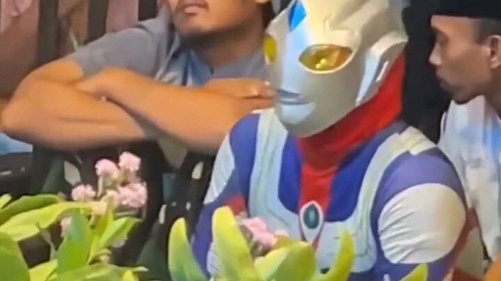 ULTRAMAN pengajian dulu ya gaes