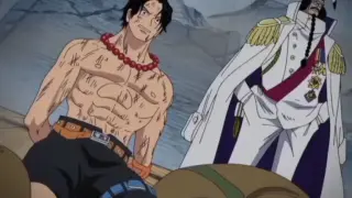 luffy didn't hesitate to puch garp to save his brother ace!