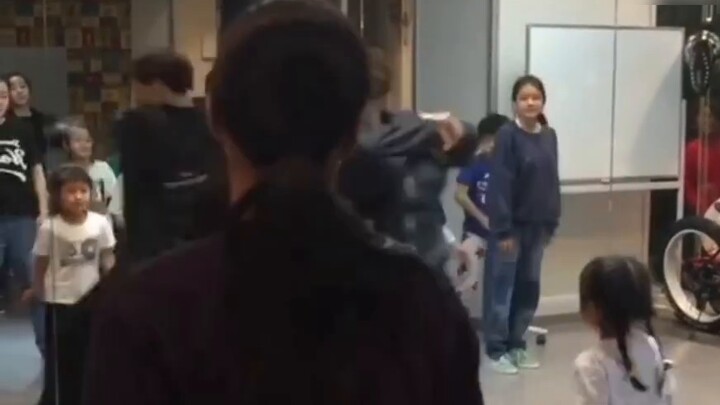 【Santa Zando】Learn to dance with 20-year-old teacher Santa Zando! The last class in Nagoya!