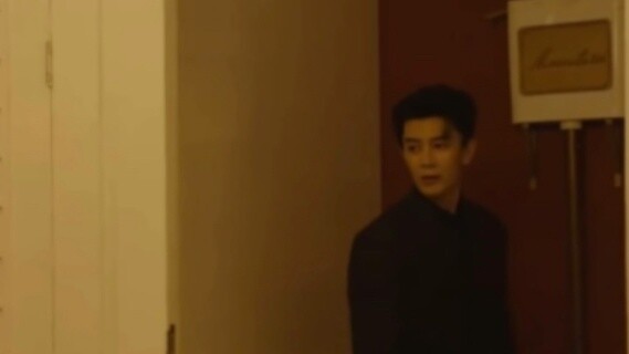 One of the few embarrassing scenes of Brother Ruan (taking the blame and running away me.jpg)