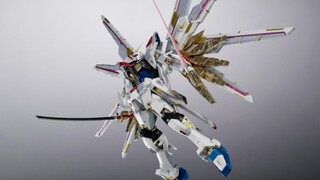 [ข่าวกาวใหม่] Bandai Soul Limited Super Alloy Extraordinary Strike Freedom Gundam กรกฎาคม 2024 30,00