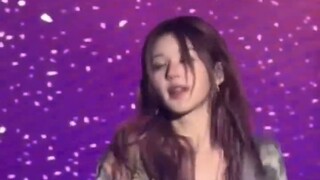Tikus tertawa! Zhao Lusi ingin menampilkan efek Jennie mengenakan kacamata hitam di atas panggung te