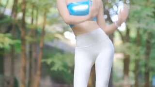 Koleksi celana yoga dewi mana yang Anda suka? (2)
