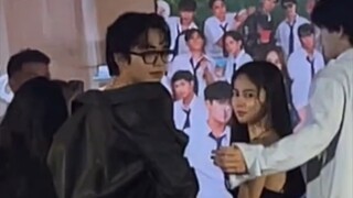 sabay lingon ashbin 😅🖤
