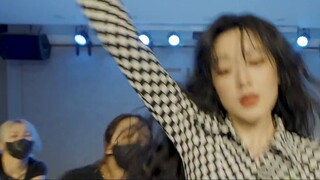 【(G)I-DLE】[Versi Ruang Latihan] - 'TAS SAYA'