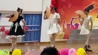 Chúng tôi đã tốt nghiệp! - Học sinh tốt nghiệp trung học cơ sở biểu diễn tiết mục múa "Gửi đến Mặt T